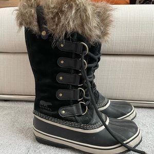 SOREL 8.5 tall boots
